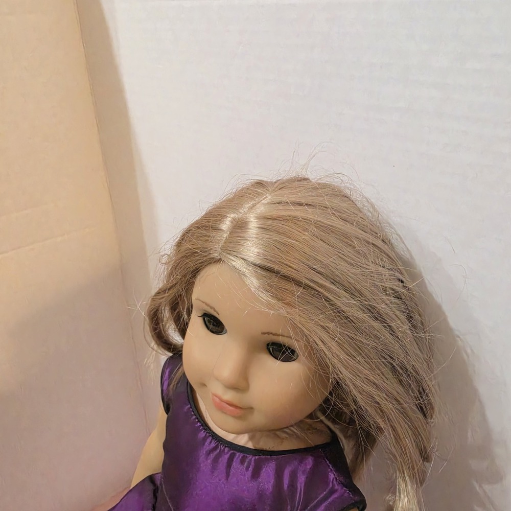 American Girl 18" Doll Blonde Hair Brown Eyes Purple Dress & Shoes EUC 2012 - Picture 4 of 7